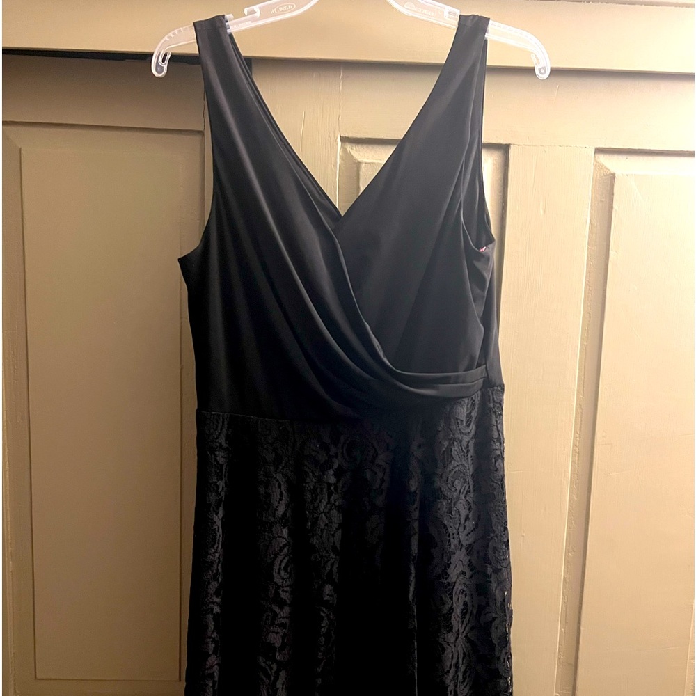 Issac Mizrahi, woman’s cocktail dress, black, size 16 (runs small)